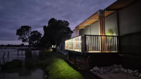 Lake Wellington Luxury Retreat
